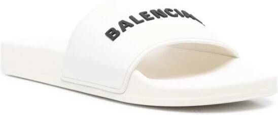 Balenciaga Beige Slide Sandaal voor stijlvolle vakanties Beige Dames