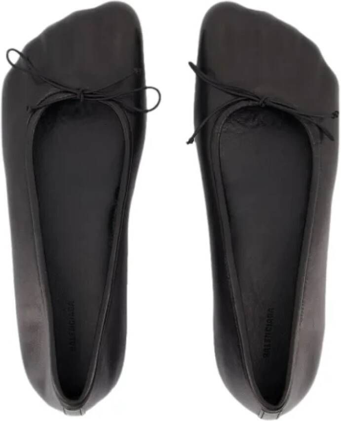 Balenciaga Leather flats Black Dames