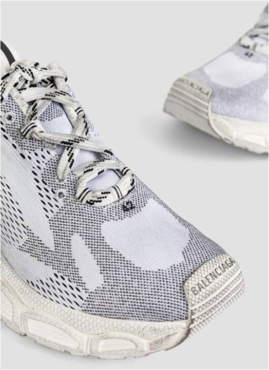 Balenciaga Witte Sneakers met Versleten Effect Gray Heren