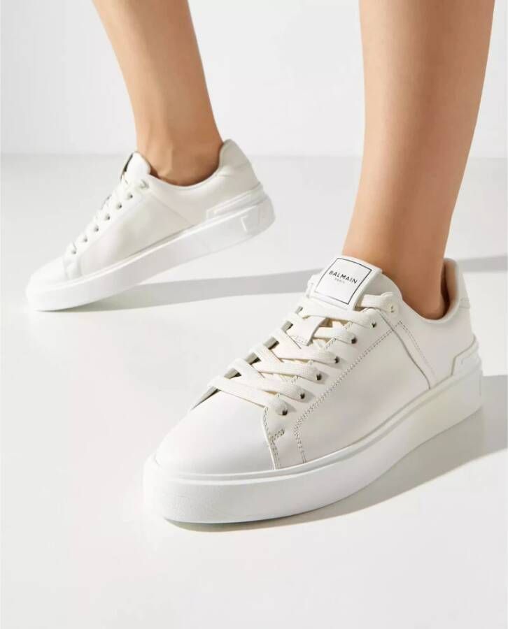 Balmain Witte Klassieke Veterschoenen White Dames