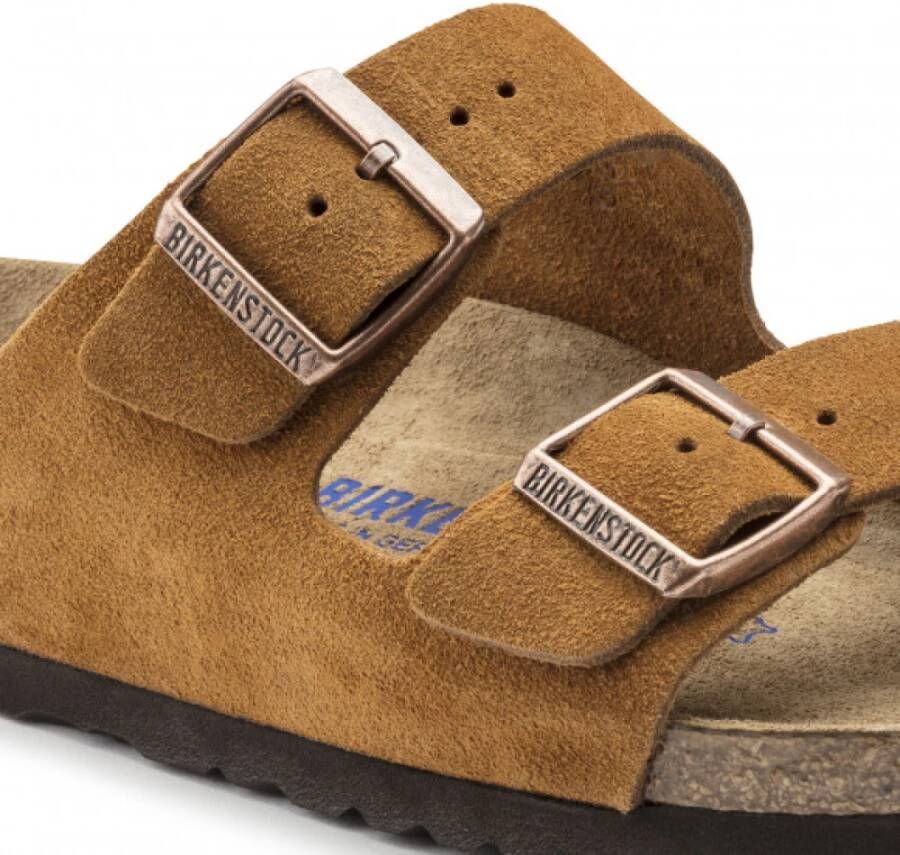 Birkenstock Klassieke Suède Sandaal met Zacht Voetbed Brown Heren