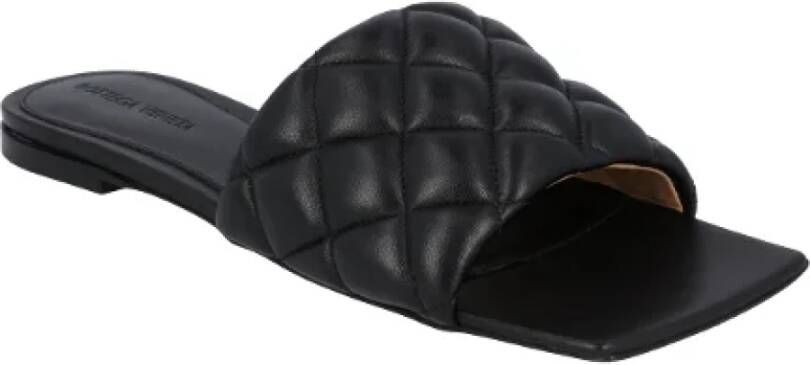 Bottega Veneta Leather flats Black Dames