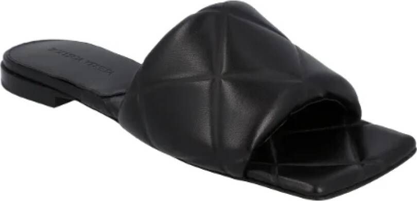 Bottega Veneta Leather flats Black Dames