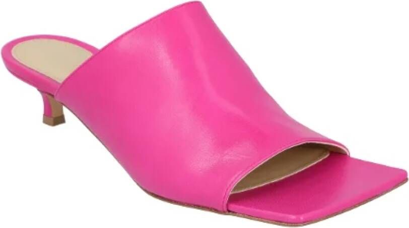 Bottega Veneta Leather mules Pink Dames