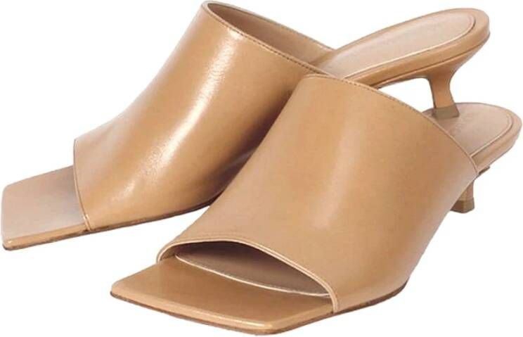 Bottega Veneta Stijlvolle Sandalen voor Vrouwen Beige Dames