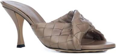 Bottega Veneta Stijlvolle Sandalen voor Zomerse Dagen Brown Dames