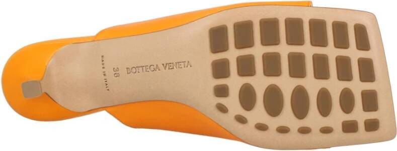 Bottega Veneta Stretch Mule in Oranje Lamsskin Oranje Dames