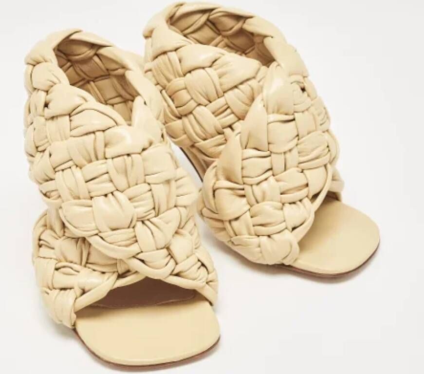 Bottega Veneta Vintage Pre-owned Fabric sandals Beige Dames