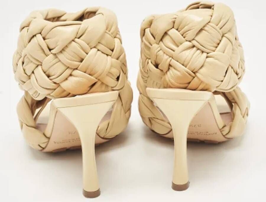 Bottega Veneta Vintage Pre-owned Fabric sandals Beige Dames