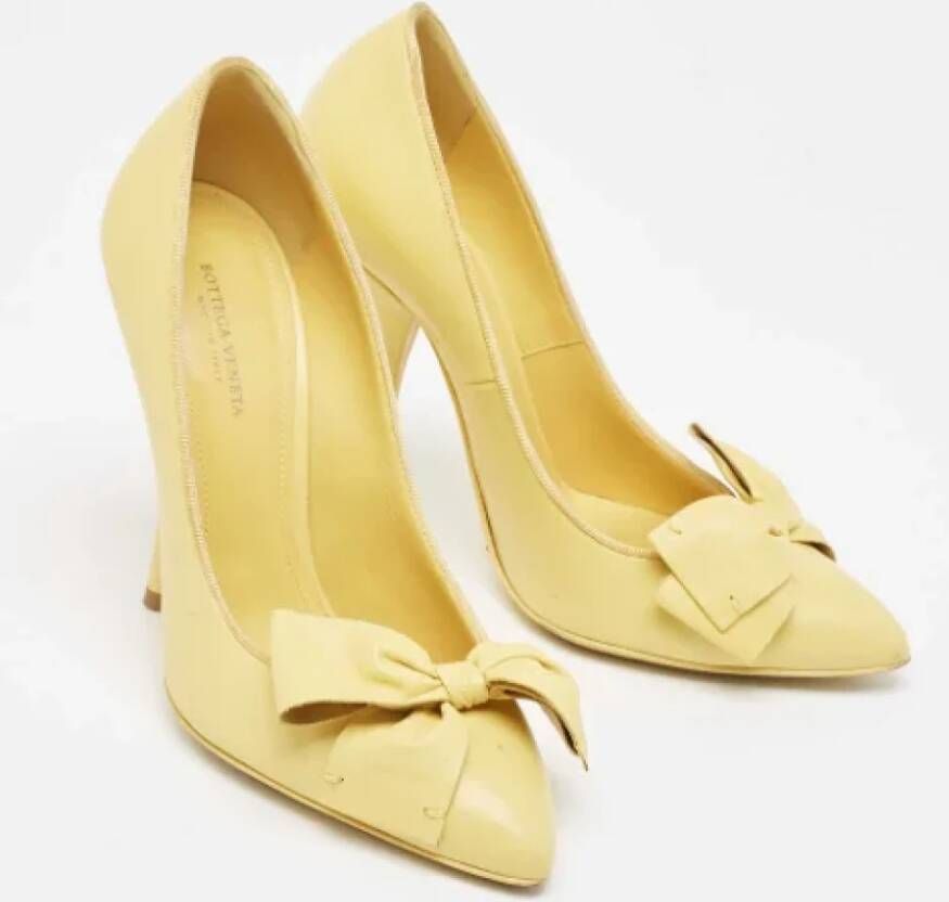 Bottega Veneta Vintage Pre-owned Leather heels Yellow Dames