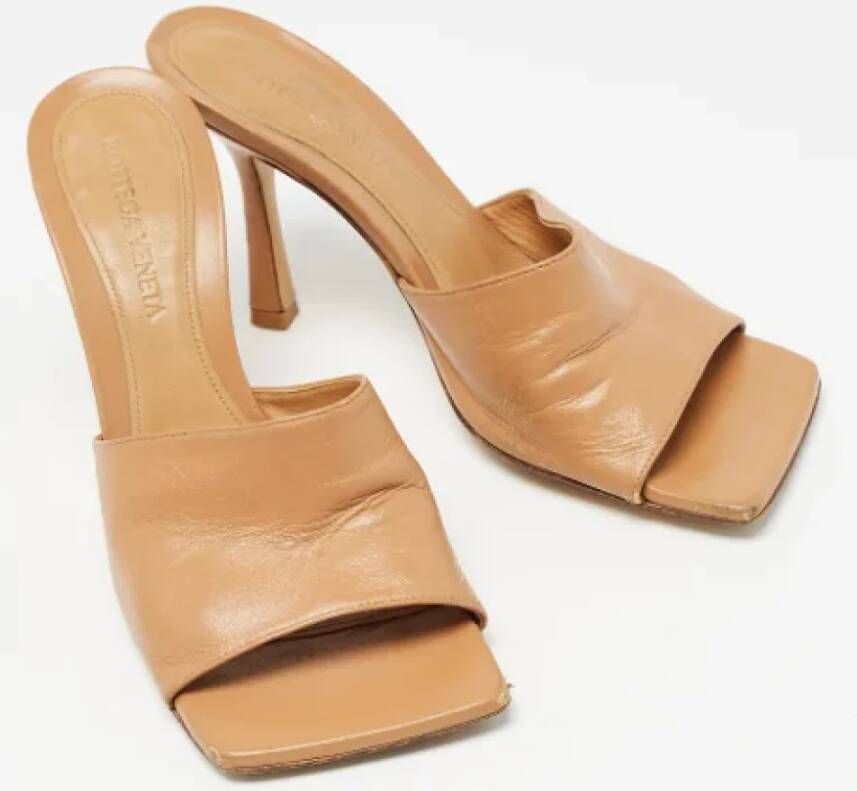 Bottega Veneta Vintage Pre-owned Leather sandals Beige Dames