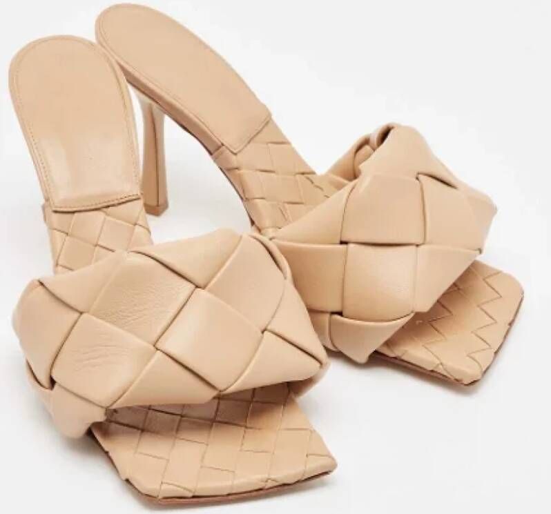 Bottega Veneta Vintage Pre-owned Leather sandals Beige Dames