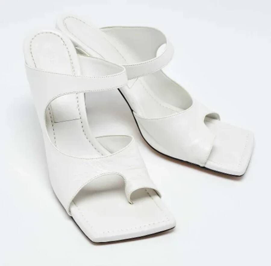 Bottega Veneta Vintage Pre-owned Leather sandals White Dames