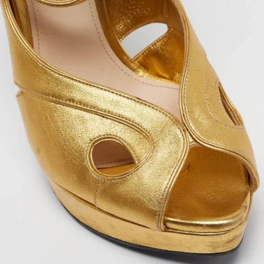 Bottega Veneta Vintage Pre-owned Leather sandals Yellow Dames