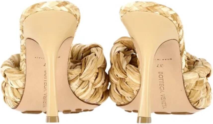 Bottega Veneta Vintage Pre-owned Raffia heels Beige Dames