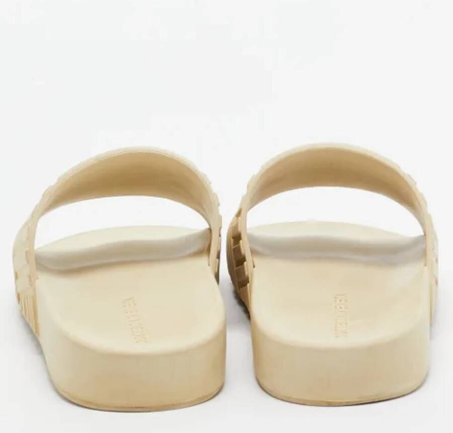 Bottega Veneta Vintage Pre-owned Rubber sandals Beige Dames