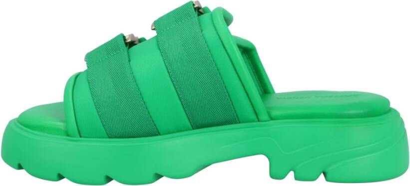 Bottega Veneta -vrouwen flitsen sandalen in groene lamsk. Groen Dames