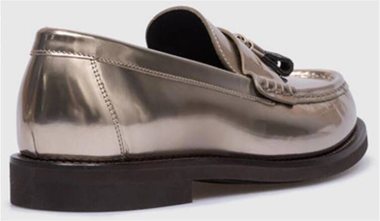 BRUNELLO CUCINELLI Metallic Leren Loafers met Kwast Ketting Gray Dames