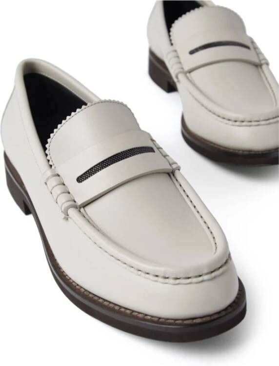 BRUNELLO CUCINELLI Witte Leren Platte Schoenen met Kettingdetail White Dames