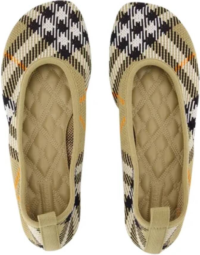 Burberry Nylon flats Beige Dames