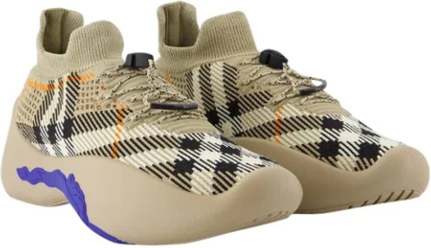 Burberry Nylon sneakers Beige Dames