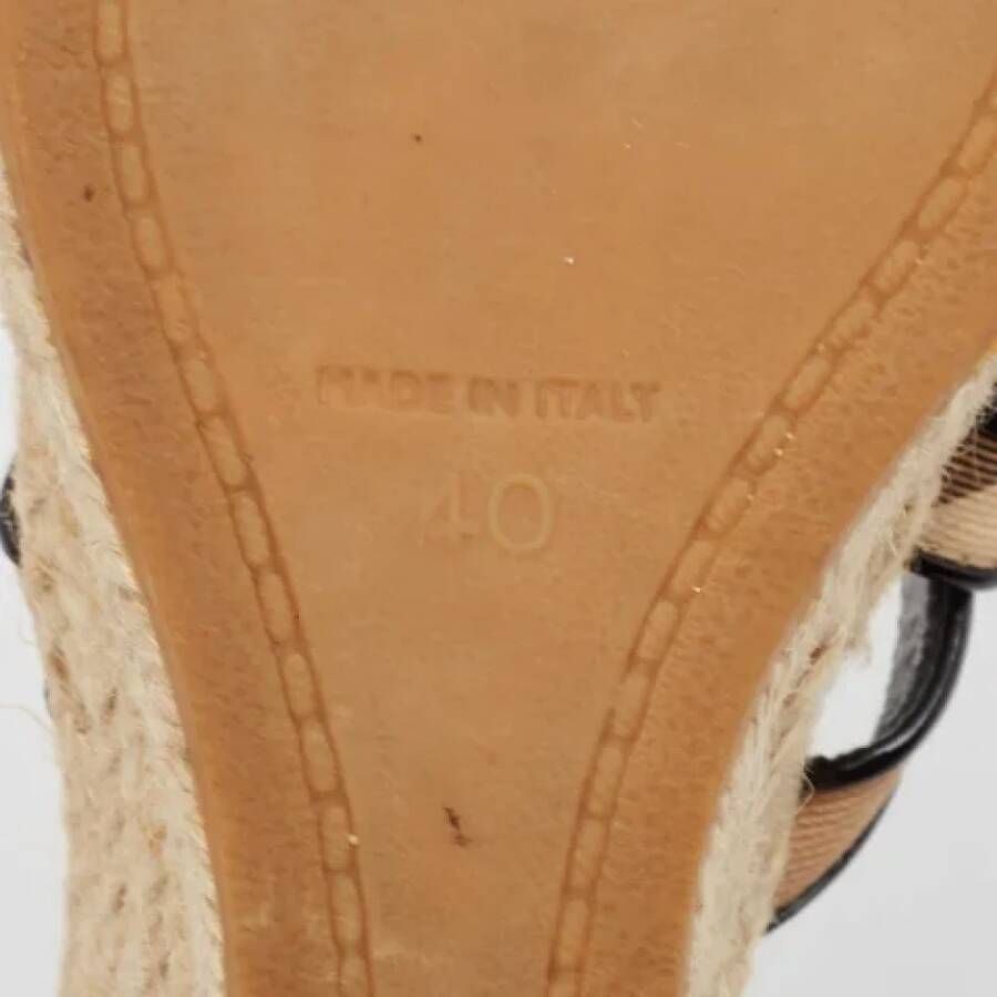 Burberry Vintage Pre-owned Canvas sandals Beige Dames