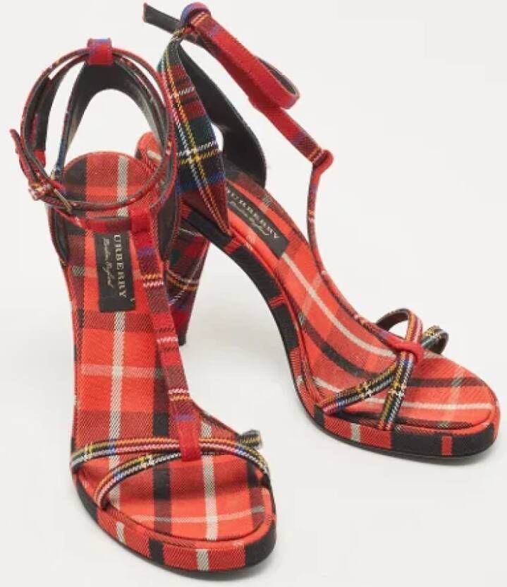 Burberry Vintage Pre-owned Canvas sandals Red Dames