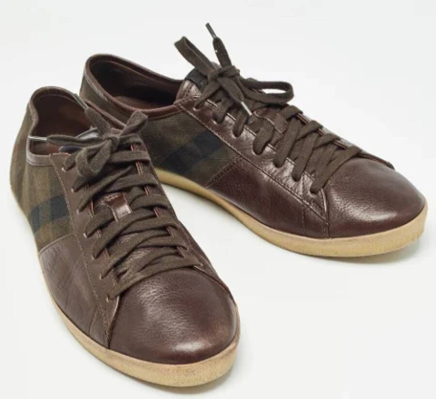 Burberry Vintage Pre-owned Canvas sneakers Brown Heren