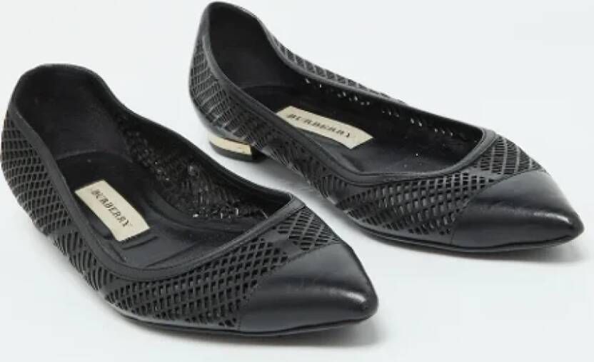 Burberry Vintage Pre-owned Leather flats Black Dames