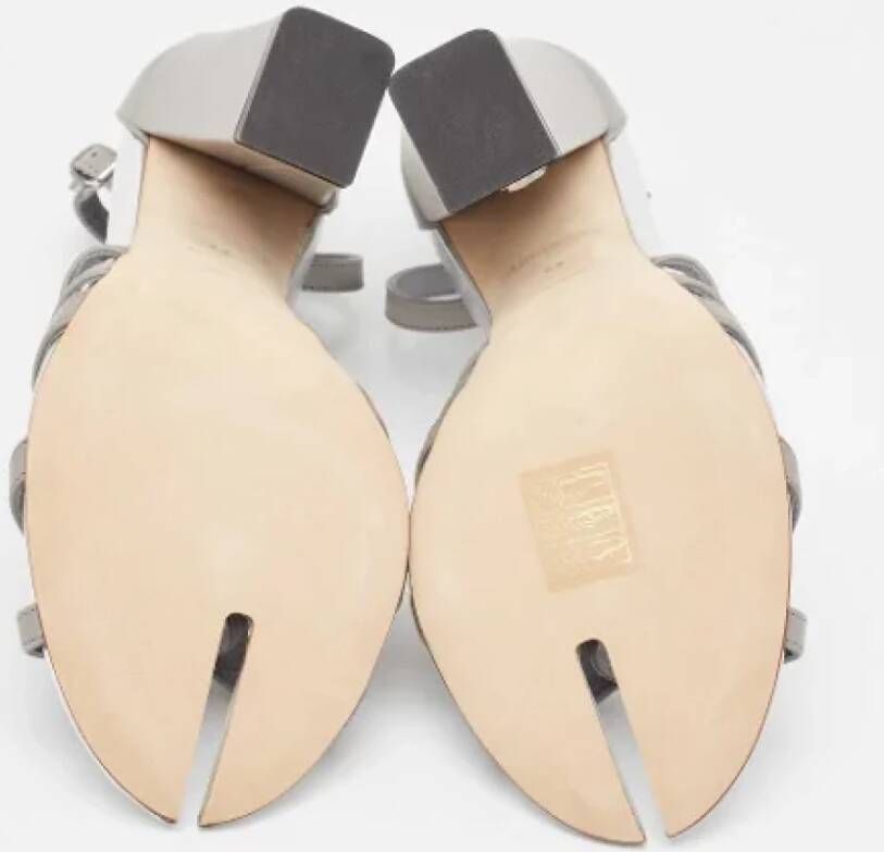 Burberry Vintage Pre-owned Leather sandals Gray Dames