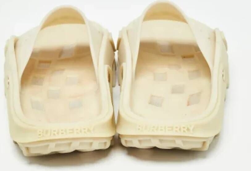 Burberry Vintage Pre-owned Rubber flats Beige Dames