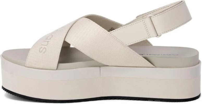 Calvin Klein Jeans Beige Open-Toe Sandalen met Gesp Strik Sluiting Beige Dames