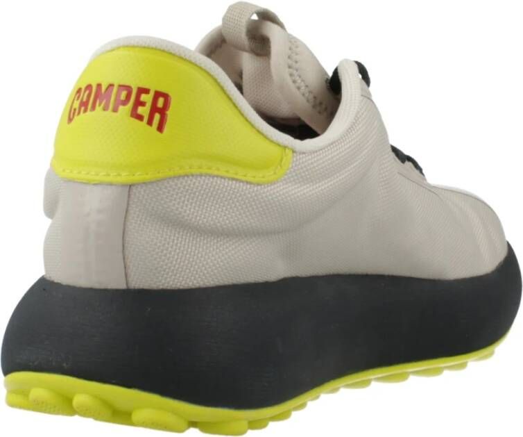 Camper Stijlvolle Sneakers voor Stedelijke Avonturen Beige Dames