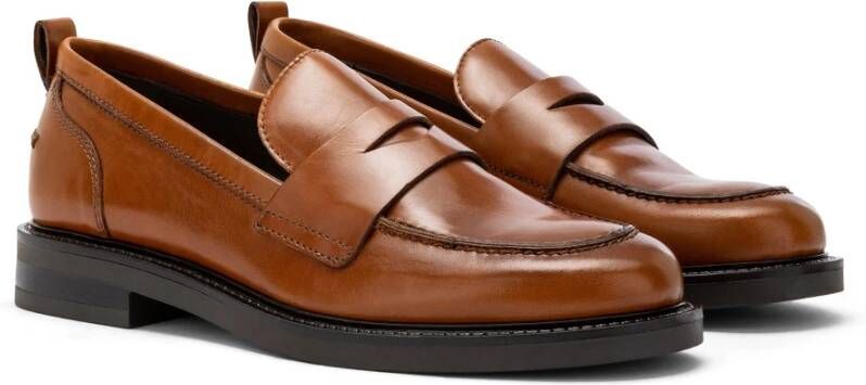 Carmens Monochrome Loafer voor Tussenseizoen Dagen Brown Dames