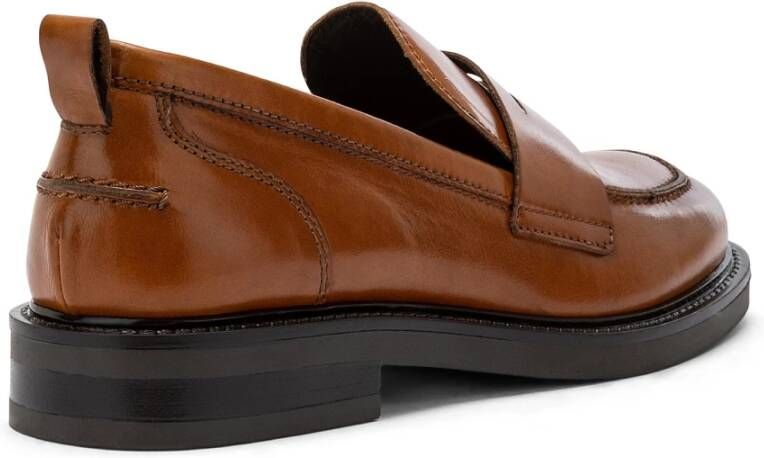 Carmens Monochrome Loafer voor Tussenseizoen Dagen Brown Dames