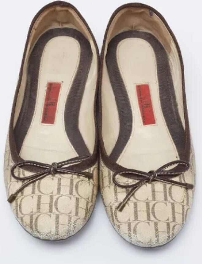 Carolina Herrera Pre-owned Canvas flats Beige Dames