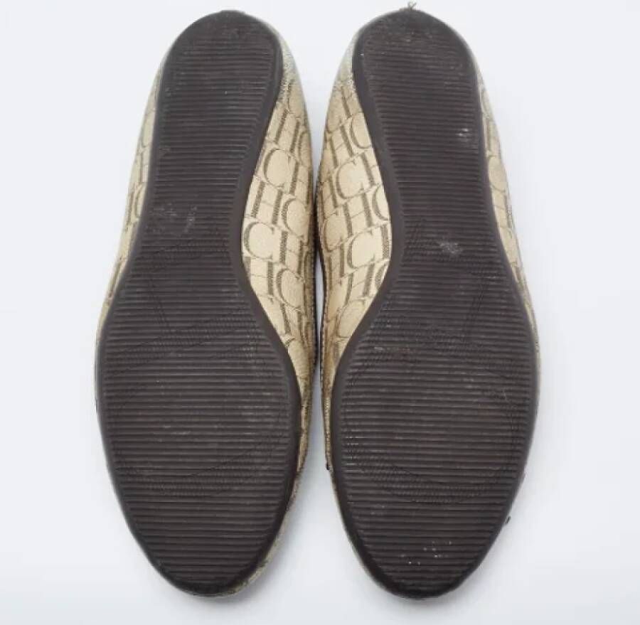 Carolina Herrera Pre-owned Canvas flats Beige Dames