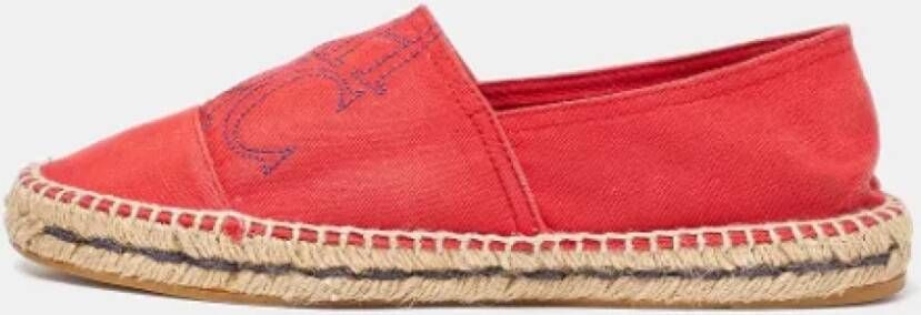 Carolina Herrera Pre-owned Canvas flats Red Dames