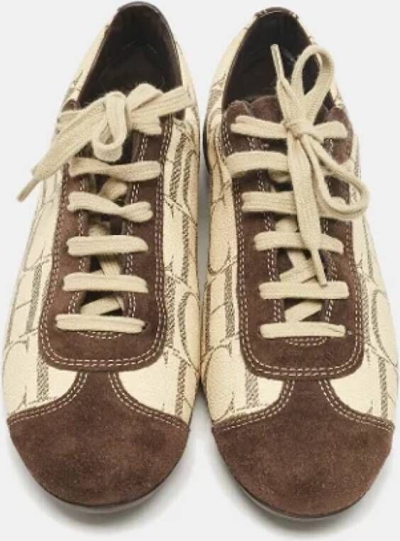 Carolina Herrera Pre-owned Coated canvas sneakers Brown Dames