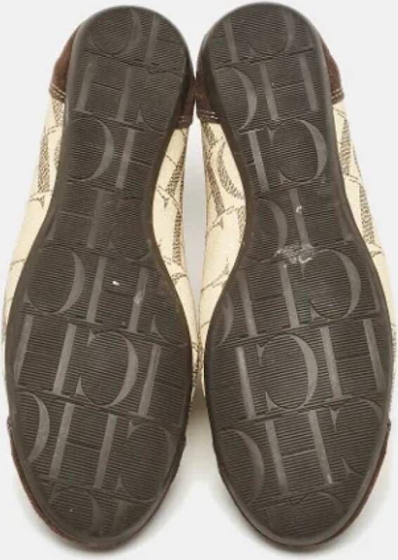 Carolina Herrera Pre-owned Coated canvas sneakers Brown Dames