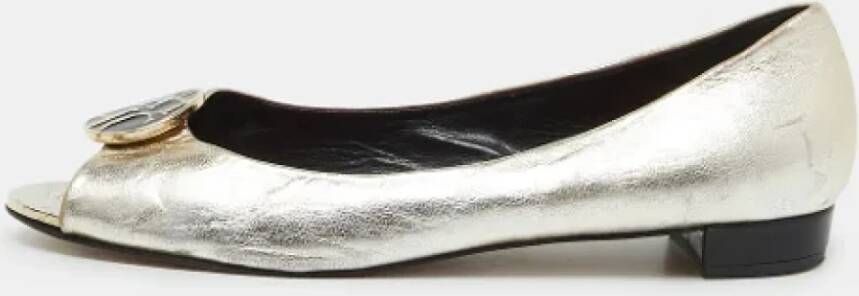 Carolina Herrera Pre-owned Leather flats Yellow Dames