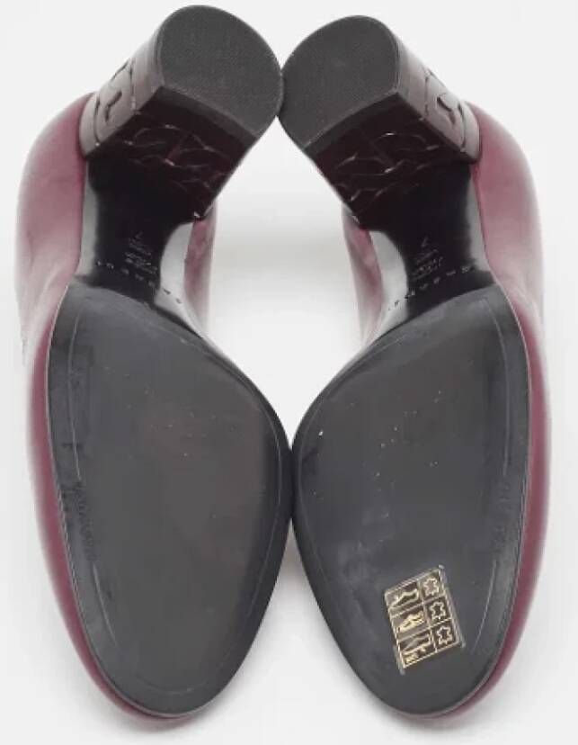 Casadei Pre-owned Leather heels Red Dames