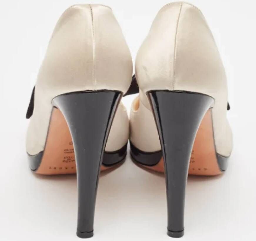 Casadei Pre-owned Satin heels Beige Dames