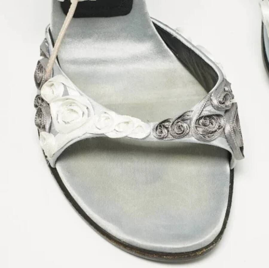 Casadei Pre-owned Satin sandals Gray Dames