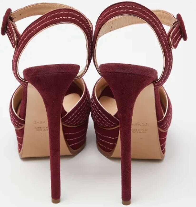 Casadei Pre-owned Suede sandals Red Dames