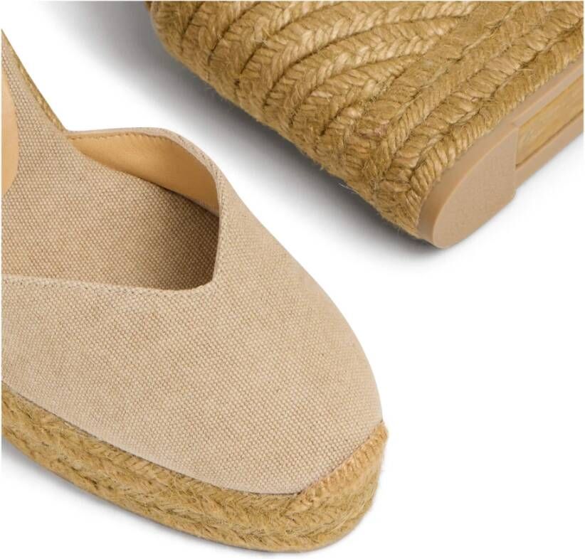 Castañer Espadrilles met 11 cm sleehak. Beige Dames