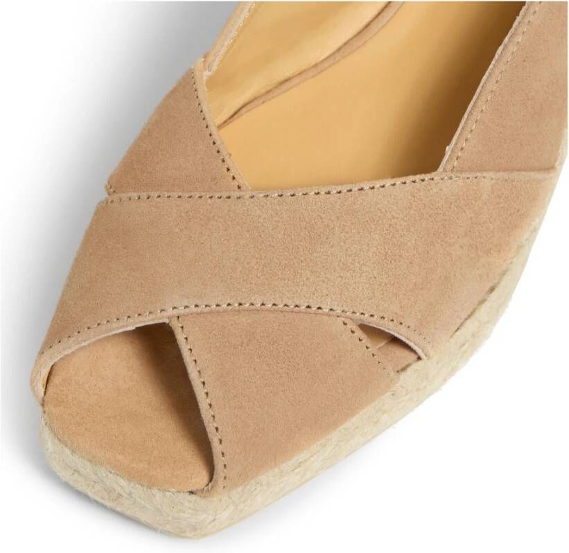 Castañer Espadrilles met 5 cm sleehak. Beige Dames