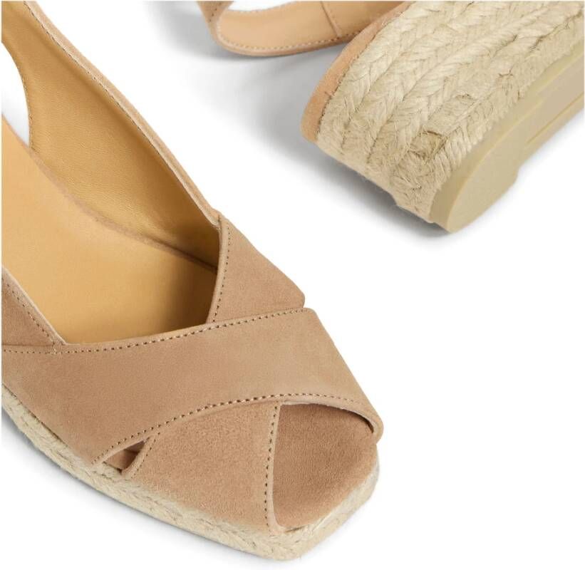 Castañer Espadrilles met 5 cm sleehak. Beige Dames