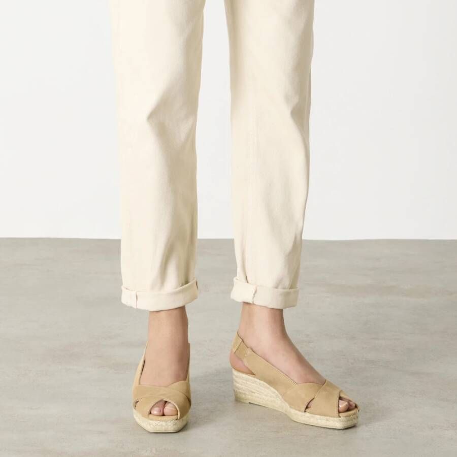 Castañer Espadrilles met 5 cm sleehak. Beige Dames