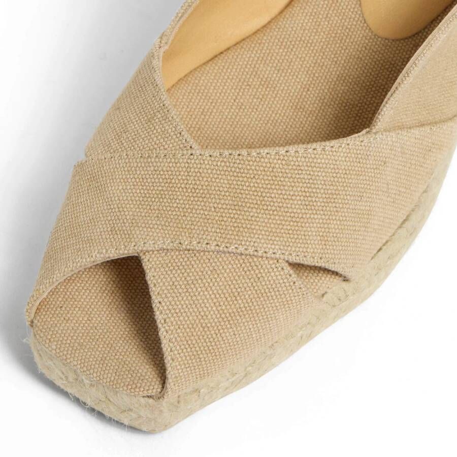 Castañer Espadrilles met 5 cm sleehak. Beige Dames